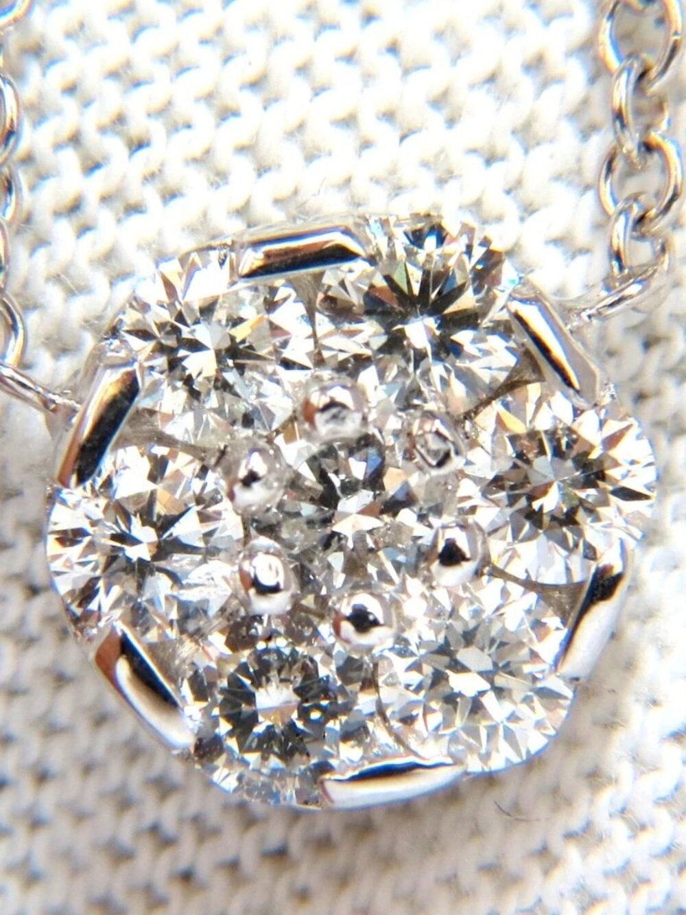 1.00ct Diamond cluster necklace 14kt 18 inch*